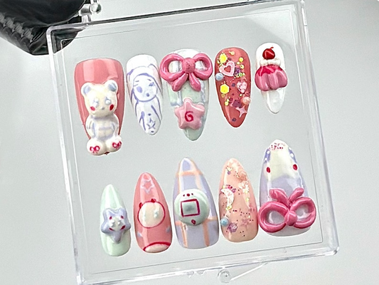 Adorable Kawaii テディベア ネイルチップ|手描き パステル 3D ネイルチップ|遊び心のある Nail Polish|かわいい ネイルセット ネイルチップ|HC670YC