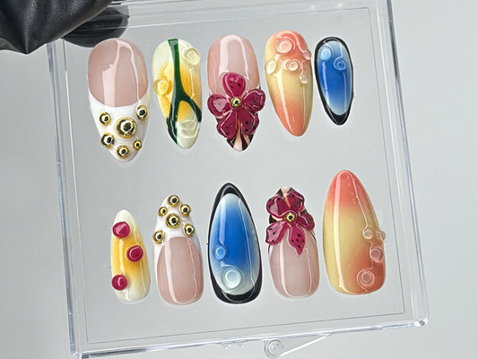 洗練された 夏 ネイルチップ|Bright グラデーション & フラワー On ネイルチップ|上品 ゴールド Studs Nail Charms|3Dフラワー ネイルアート|HB461TL