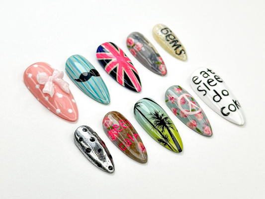 Grunge Aesthetic ネイルチップ|Retro British Pop ネイル|Peace Sign & Graffiti Art|Statement Aesthetic Nail|Cool Girl Style|JB892HK
