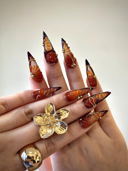 Amber 秋 ネイルチップ|ブラウン & ゴールド オンブレ ネイルアート|3D Swirl ネイル|上品 ロング スティレット ネイル|上品 Glam ネイルチップ|JB174HC