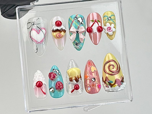 遊び心のある Candy・風 ネイルチップ｜3D Sweet Treats ネイルアート｜Kawaii 3D Dessert ネイルチップ｜ハンドメイド ネイル｜Birthday｜HB659YC