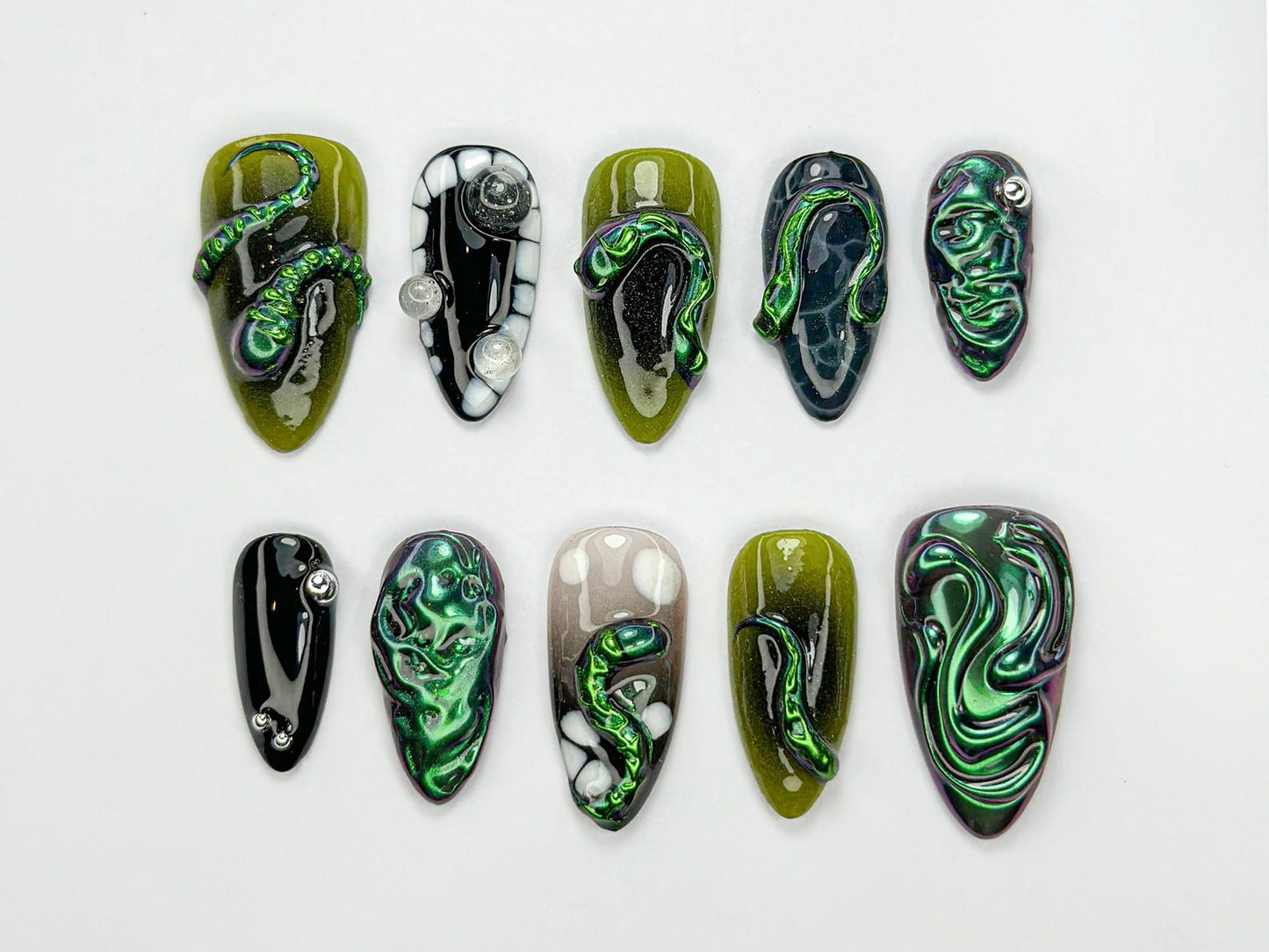 ゴシック クローム Snake ネイルチップ｜Reptilian 風 Nail Design｜Dark ゴシック ネイルアート｜3D Snake ネイル｜ブラック グリーン ネイル｜JB733HC