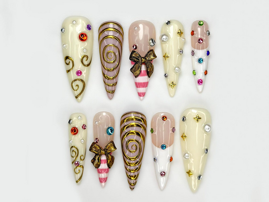 ゴールド Swirl かわいい Press On Nail｜Playful 上品 ネイルアート｜Creative Candy Swirl ネイル｜ハンドメイド アーティスティック Candy ネイル Set｜JB268EC