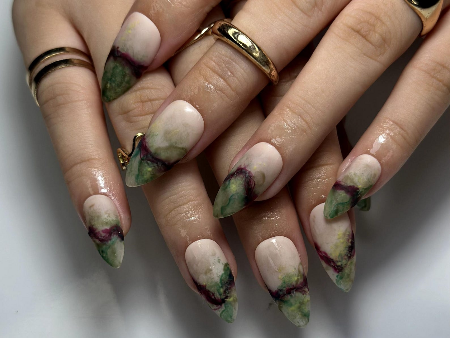 Mystic Jade Marble ネイルチップ｜Natural Stone・風 ネイルアート｜上品 グリーン & Burgundy Veins｜ユニーク ビジュー ネイルチップ｜HB1059EC