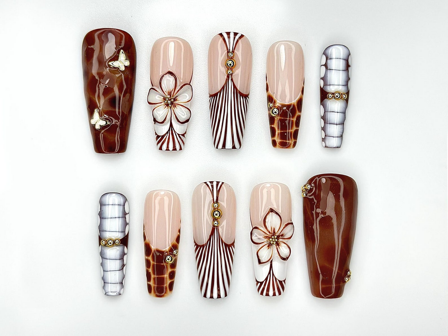 Caramel Elegance ネイルチップ｜ブラウン Marble 3D フラワー ネイル｜バタフライ Accent & Luxe Stripe Design｜秋 ロング Gel ネイル｜HB1003EC