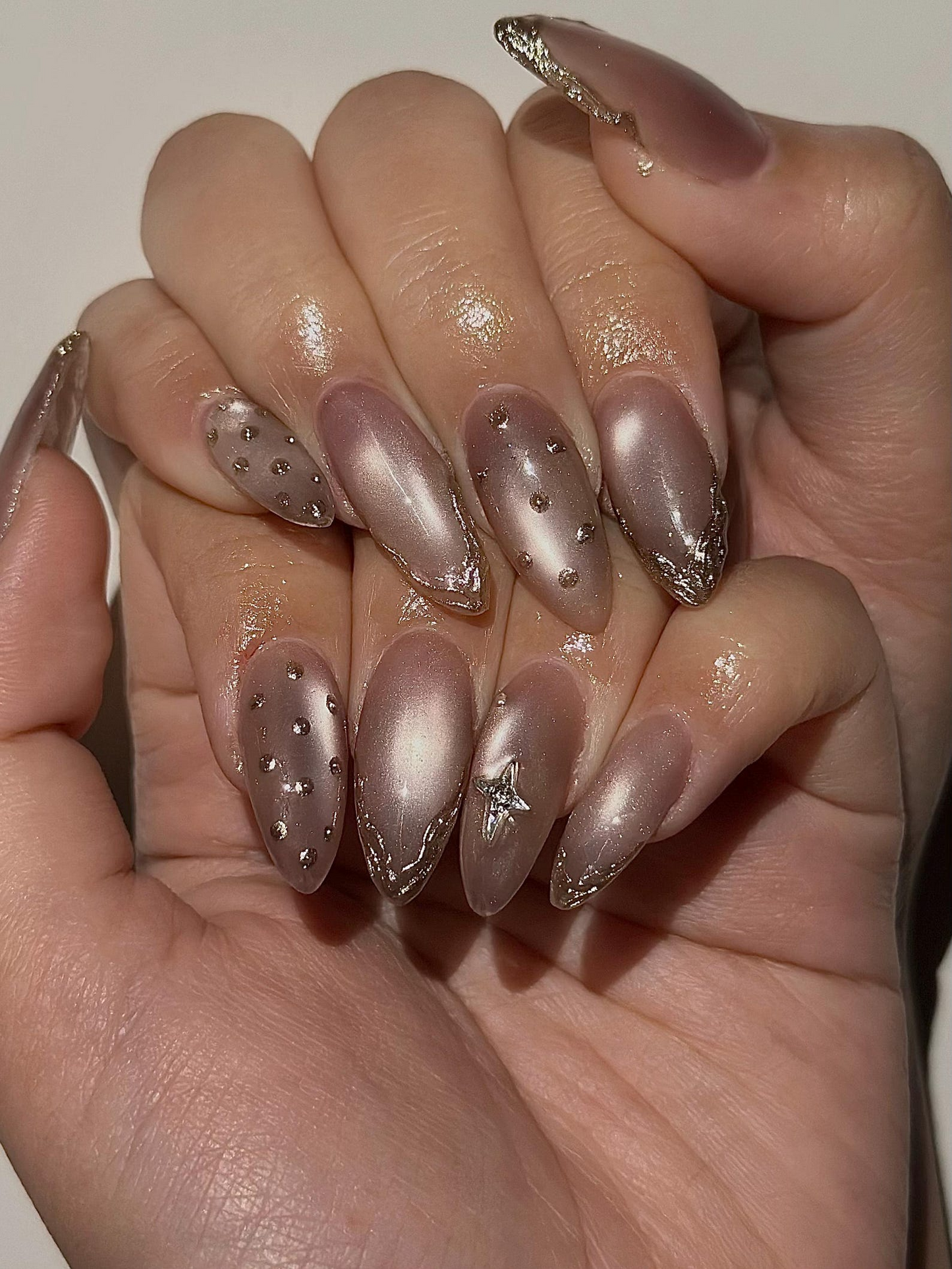 上品 キャットアイ ネイルチップ, 上品 ゴールド Foil Trim ネイルチップ, 上品 ヌーディー Shimmer ネイル for ウェディング and Formal Events, HC1293HC