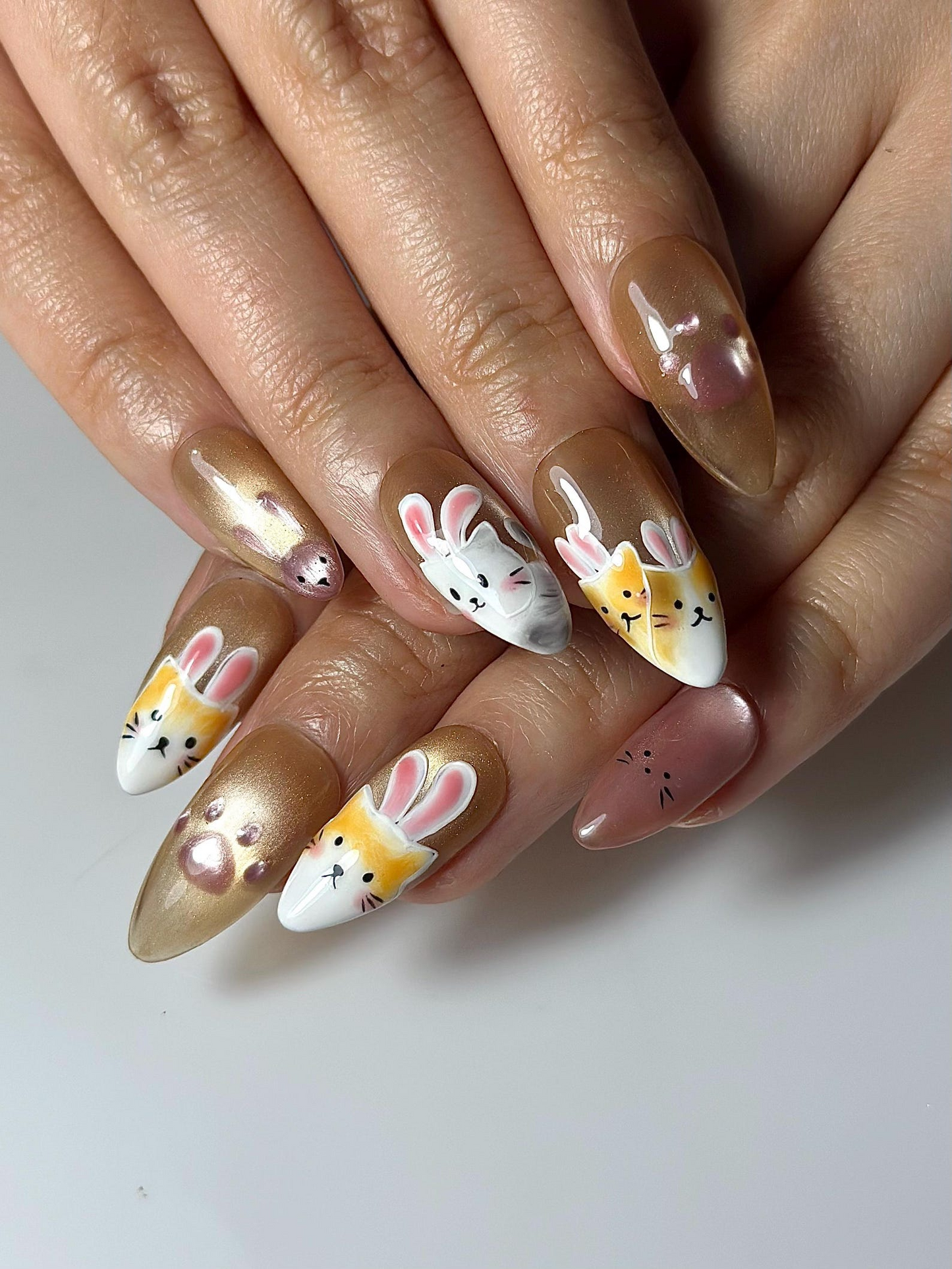 バニー キャット ゴールド ネイルチップ｜かわいい ラビット Kitty ネイルアート｜Kawaii Animal ネイル｜ゴールド アーモンド ネイル｜ハンドメイド ネイルチップ｜HC1301HC