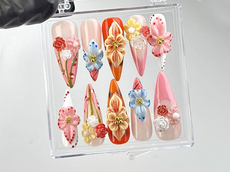 Luxurious 3D フラワー ネイルチップ｜Bespoke ピンク フラワー ネイルアート｜Artisan Crafted ネイルチップ｜Jewels and Beads Nail Polish｜HB633YK