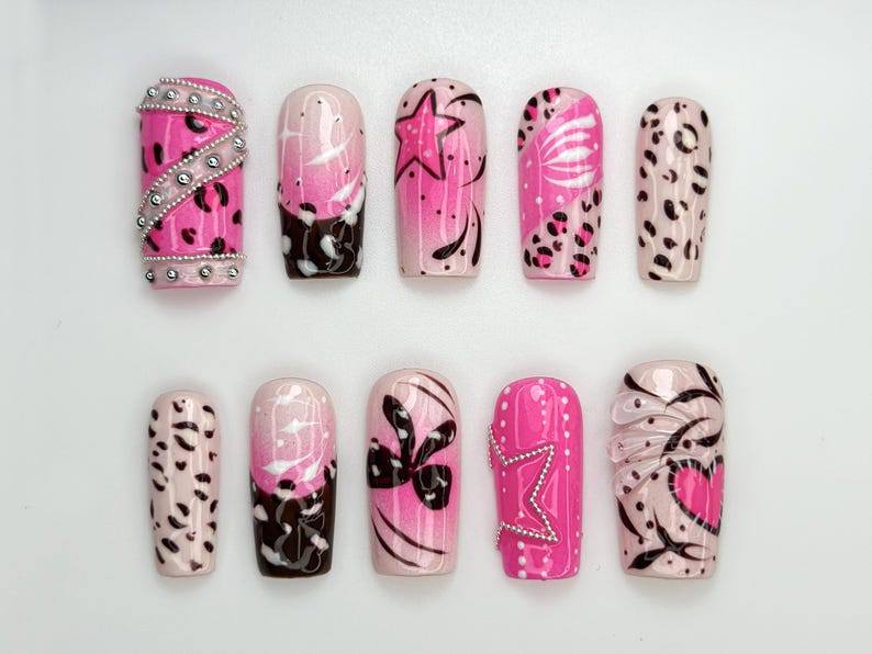 ピンク Y2K Leopard ネイルチップ｜ラインストーン スター Design｜ハート & Animal Print ネイル｜華やか ピンク クローム ネイルアート｜Trendy Y2K ネイル｜JC845HC