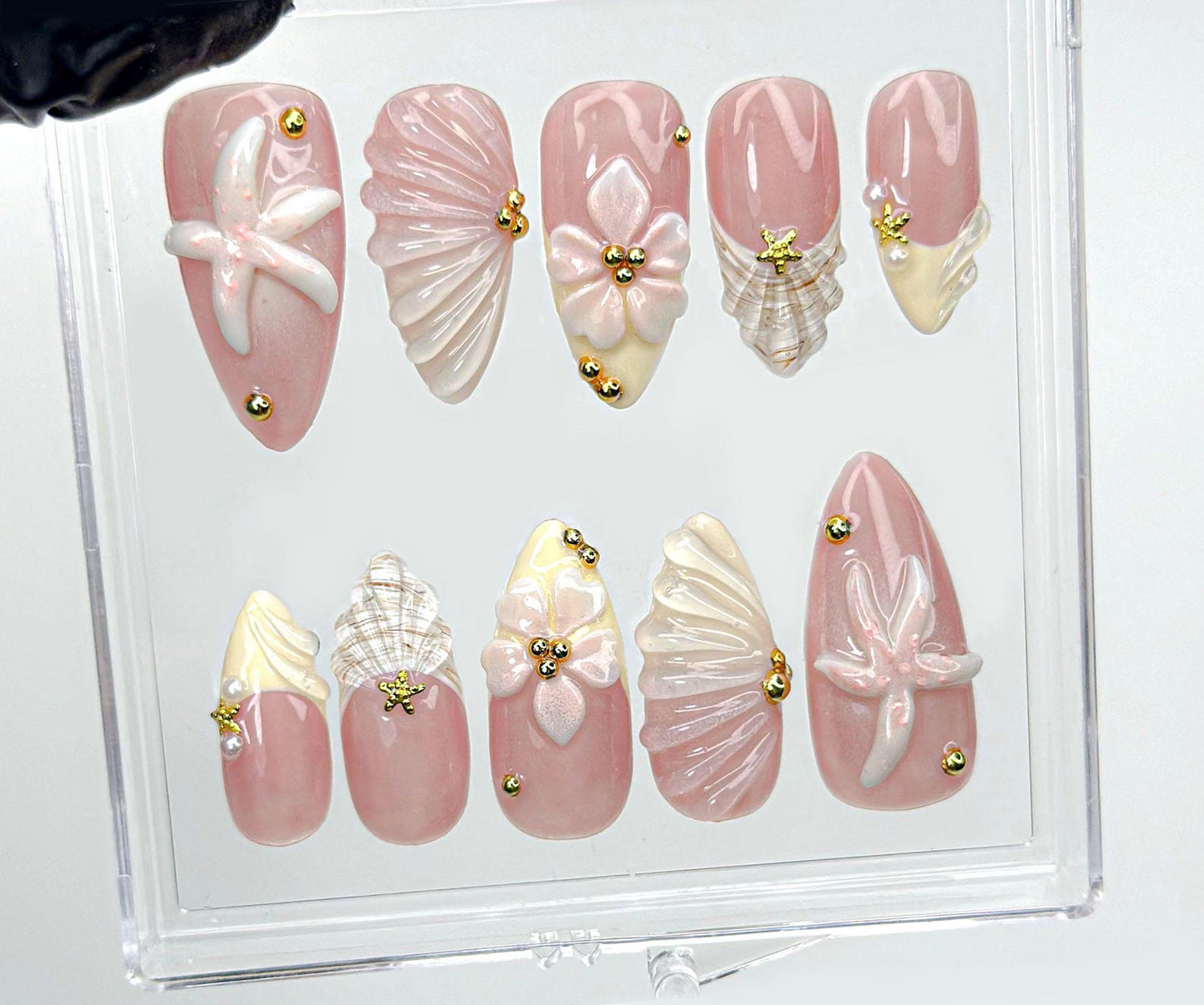 やさしい印象の ヌーディー Seashell 3D ネイルチップ｜スターfish, Shell & フラワー ネイルアート｜ハンドメイド パステル ヌーディー Beach ネイル｜HC987EK