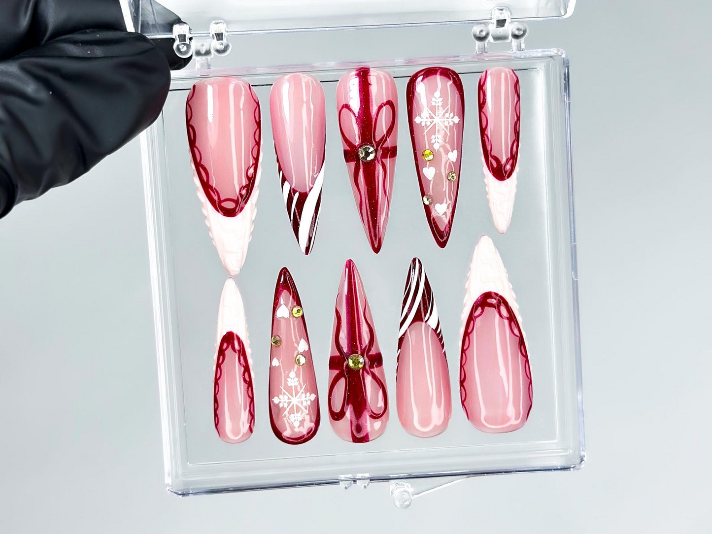 上品 Burgundy クリスマス ネイルチップ｜Glossy クリスマス ネイルアート｜冬 ホリデー ネイルアート｜Glossy スティレット ネイルチップ｜HB1194EC