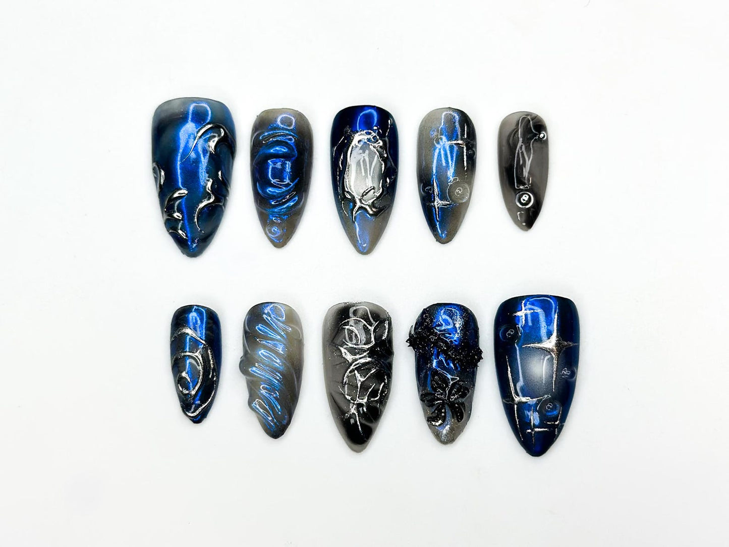Galaxy ゴシック ネイルチップ｜Dark ブルー クローム キャットアイ ネイル｜Celestial スター Night ネイルアート｜ハンドメイド Cosmic Gel ネイル｜JB328IC