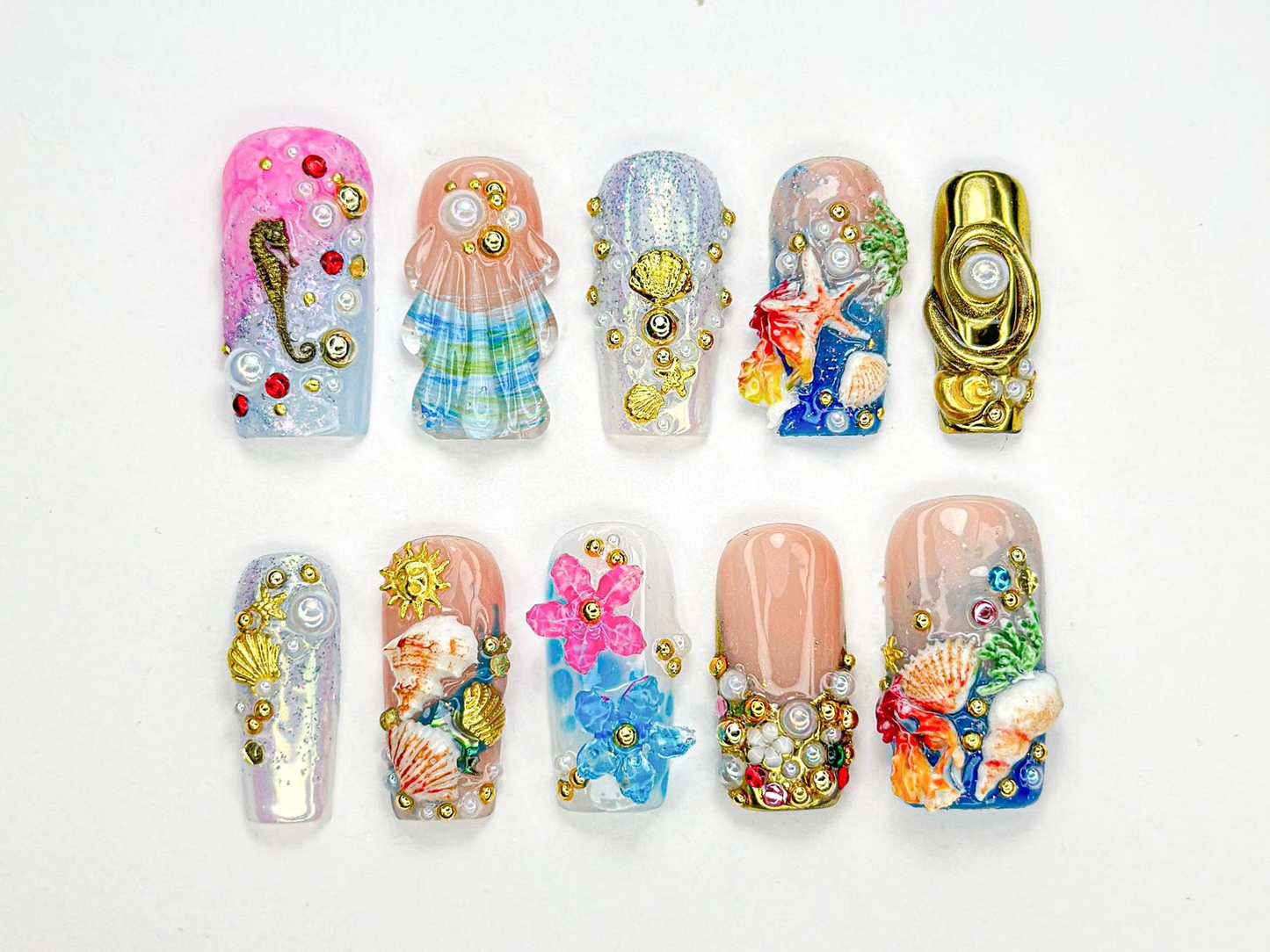 3D Seashells 夏 ネイルチップ｜ロング スクエア Beach ネイル in ヌーディー｜ホワイト and ゴールド Tones for Coastal 夏 Vibe｜ホリデー Nail｜JB895HC