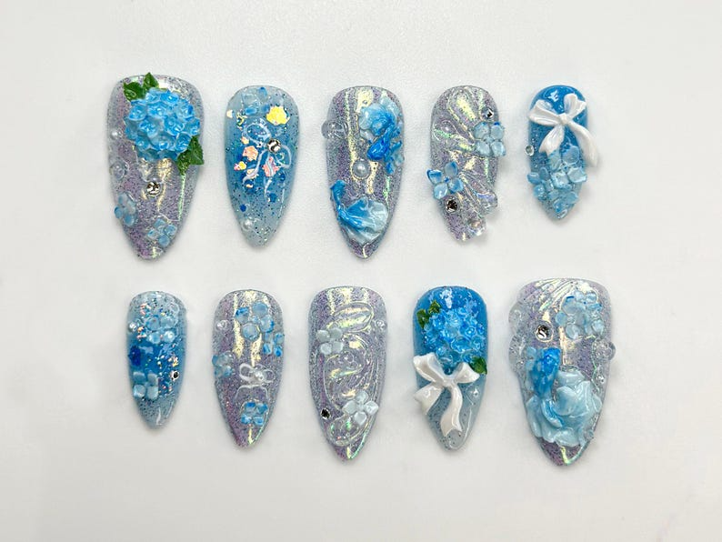 Iridescent ブルー Garden ネイルチップ｜3Dフラワー グリッター ネイル｜上品 ブルー ネイルチップ｜ハンドメイド ロマンティック Bridal Set｜JB774HC
