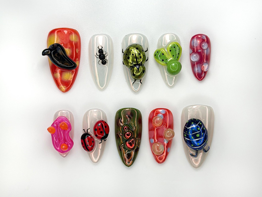 Creepy かわいい Insect ネイルチップ｜3D Bug ネイルアート｜ハロウィン Spider てんとう虫 Beetle ネイル｜Funky Mixed Bug Design｜華やか ネイルセット｜JB970HK