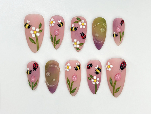 Bee & てんとう虫 Garden ネイルチップ｜春 フラワー Tulip ネイルアート｜パステル オンブレ フラワー Nail Design｜かわいい Garden Insect ネイル｜JC826HC