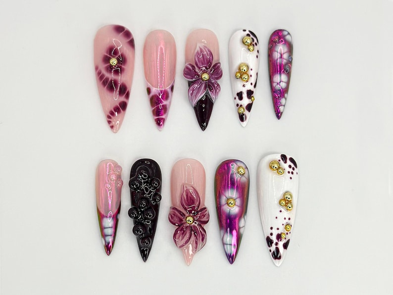 上品 パープル フラワー ネイルチップ｜ロング スティレット フラワー Nail Design｜パープル & ゴールド ネイルアート｜ゴールド フラワー Press On ネイルセット｜JB682H