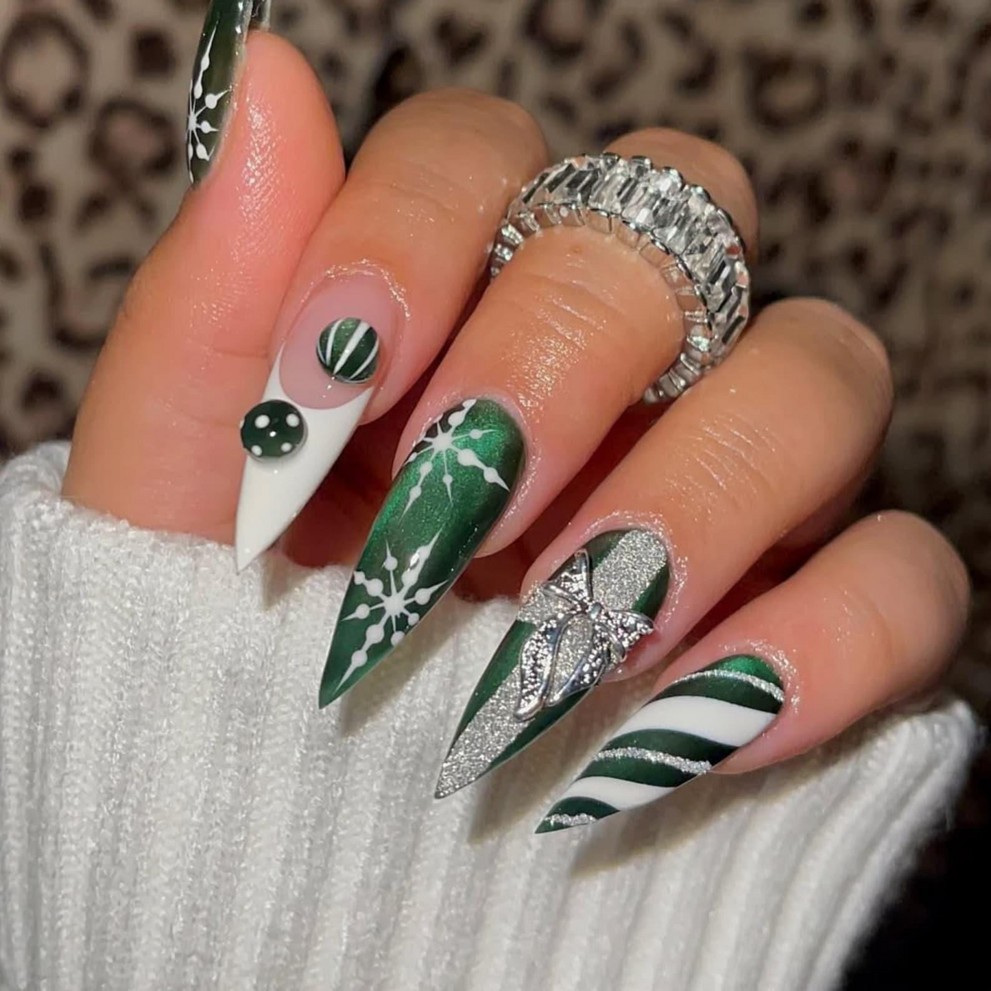グリーン 冬 ネイルチップ｜Emerald 雪の結晶 クリスマス ネイルチップ｜Festive ホリデー Nail｜Candy ネイル｜上品 クリスマス Set｜HC1214HC