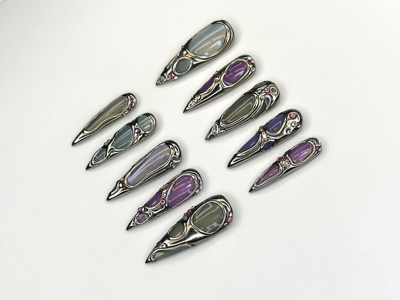Futuristic メタリック ネイルチップ｜シルバー Frame ネイルアート｜ビジュー 風 ハンドメイド ネイル｜Gray & パープル 上品 ネイルセット｜HC1158BC