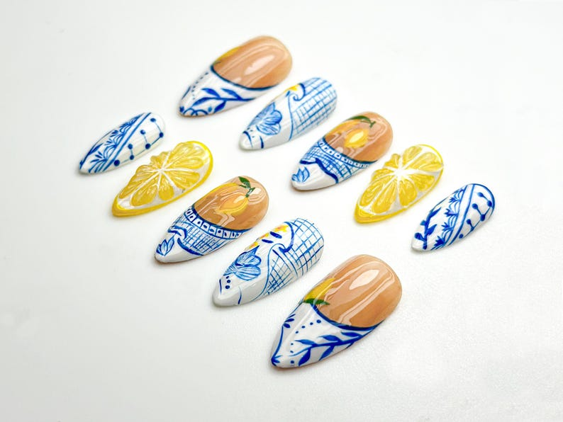 Lemon Garden ネイルチップ｜ブルー ホワイト フラワー Ceramic ネイルアート｜夏 Lemon Zest ネイル｜Fresh Fruit ネイル｜Fresh ネイル｜JC934HK