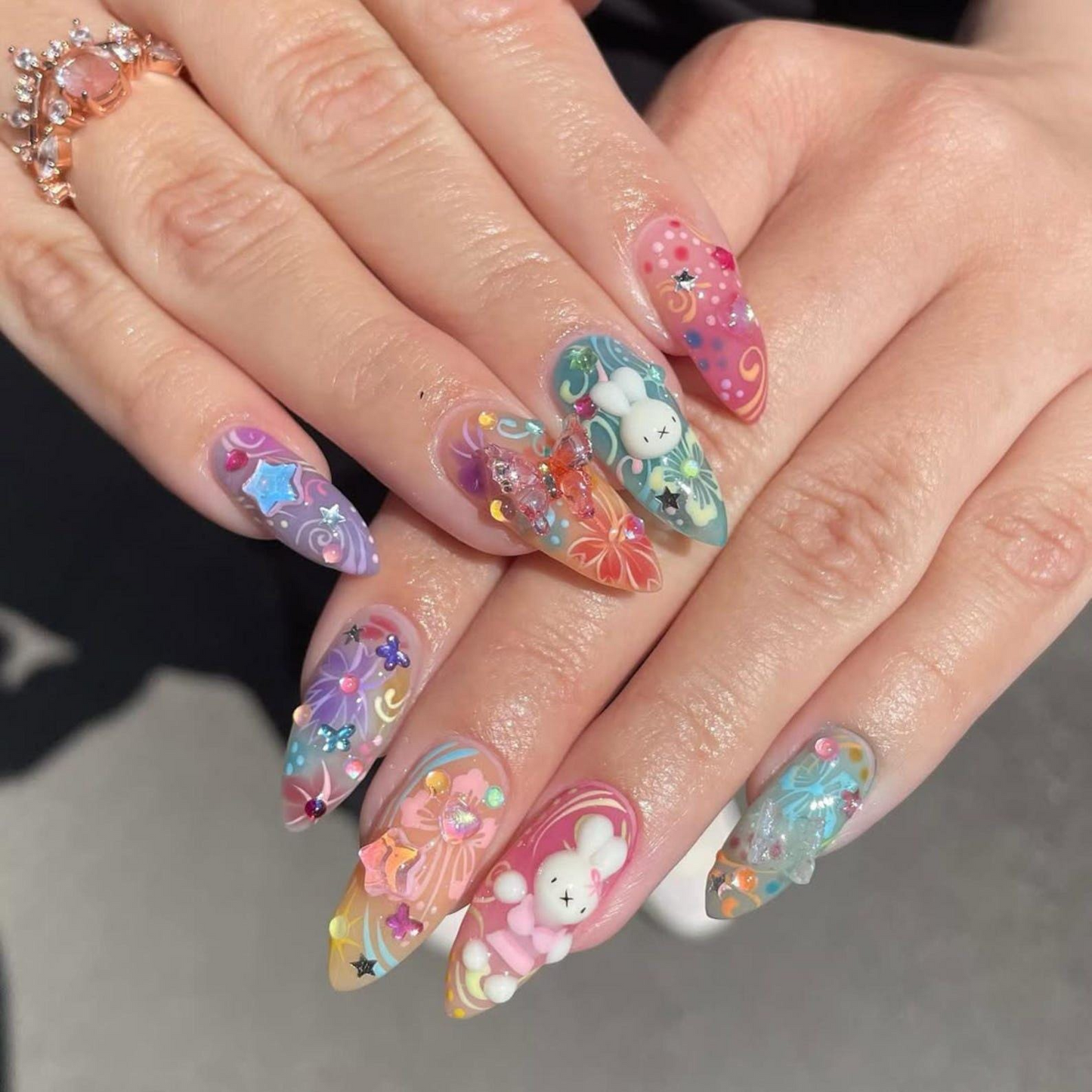 Kawaii バニー ネイルチップ｜3D かわいい ラビット & スター ネイル｜Rainリボン パステル Swirl ネイルアート｜ハンドメイド Kawaii Nail｜Fun ハンドメイド Nail｜JB982HC