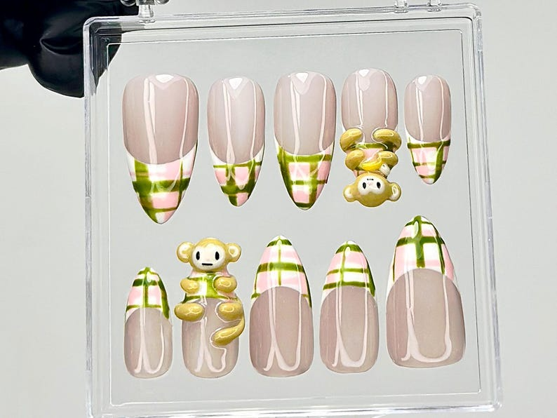 Kawaii Monkey ネイルチップ｜3D Animal ネイルチップ｜チェック & Monkey ネイルアート｜パステル フレンチチップ ネイルチップ｜Kawaii ネイル｜HB908YC