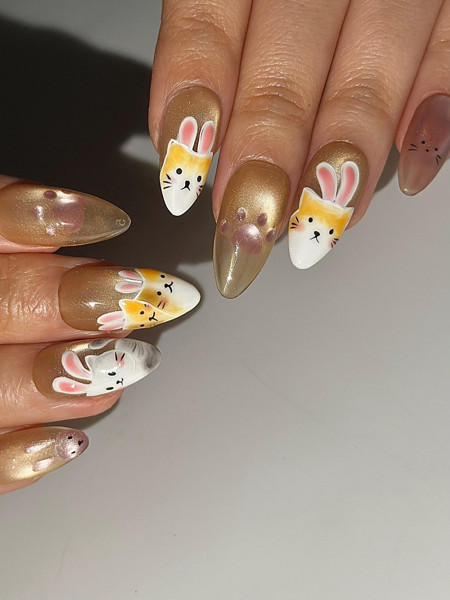 バニー キャット ゴールド ネイルチップ｜かわいい ラビット Kitty ネイルアート｜Kawaii Animal ネイル｜ゴールド アーモンド ネイル｜ハンドメイド ネイルチップ｜HC1301HC