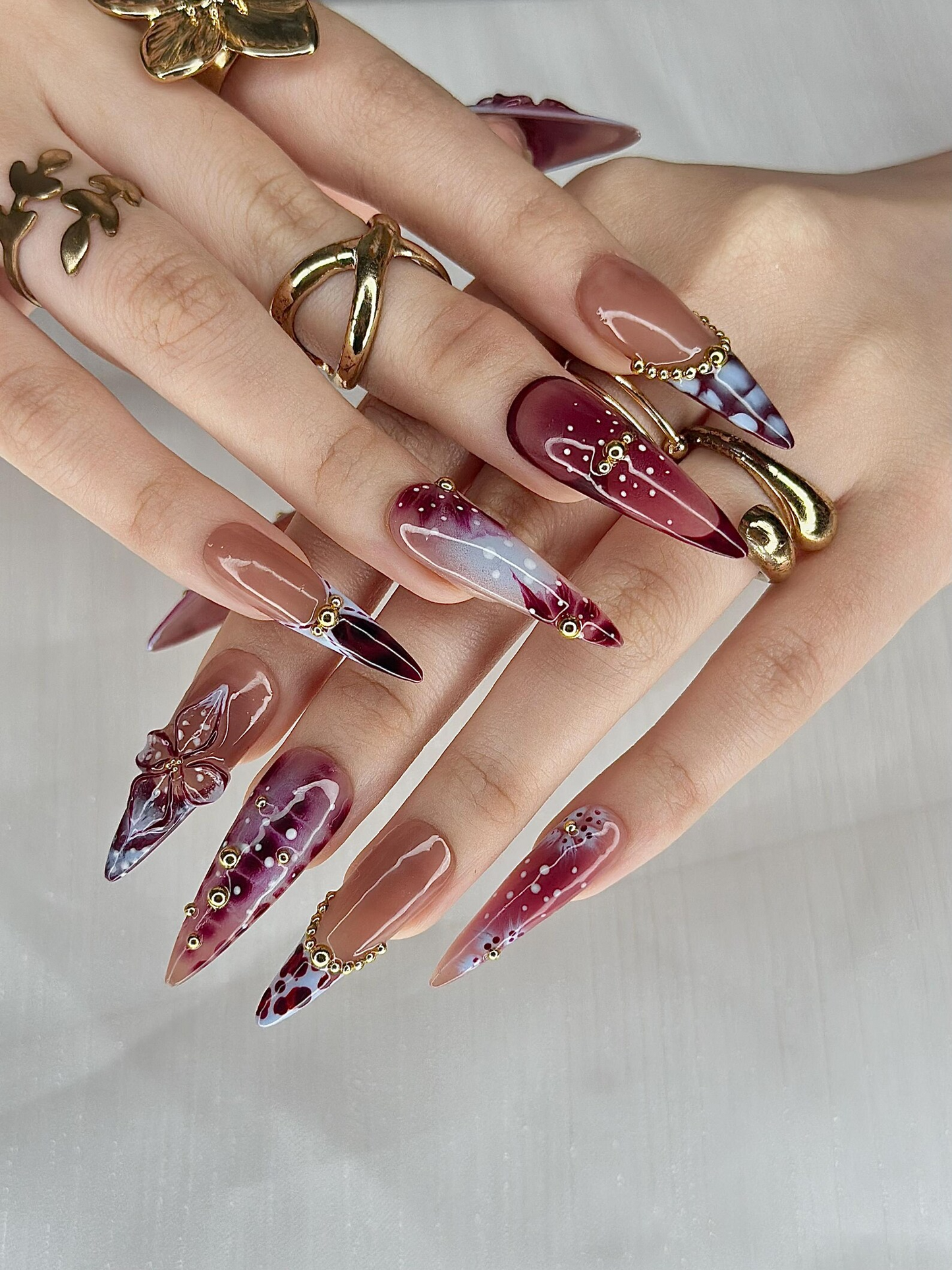 Burgundy Baroque ネイルチップ｜上品 チェリー レッド ネイル｜ゴールド Accent ネイル｜上品 Marble ネイル｜ハンドメイド Glam ネイルチップ｜JC316HC