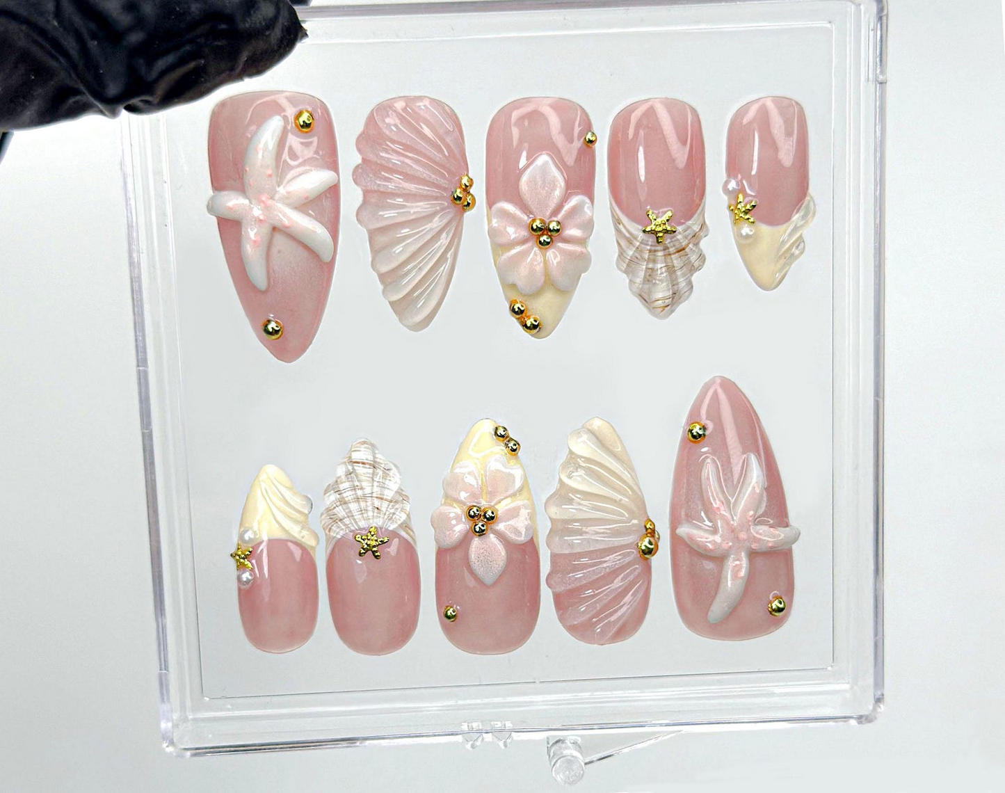 やさしい印象の ヌーディー Seashell 3D ネイルチップ｜スターfish, Shell & フラワー ネイルアート｜ハンドメイド パステル ヌーディー Beach ネイル｜HC987EK