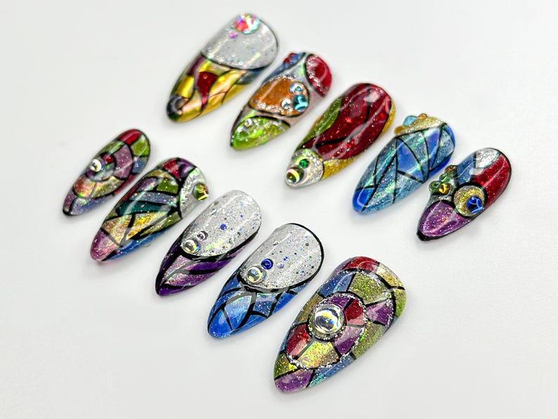 ステンドグラス Fantasy ネイルチップ｜手描き Mosaic ネイルアート｜Sparkly Abstract Rainリボン Design｜Festival Boho Press On Set｜JC786HC
