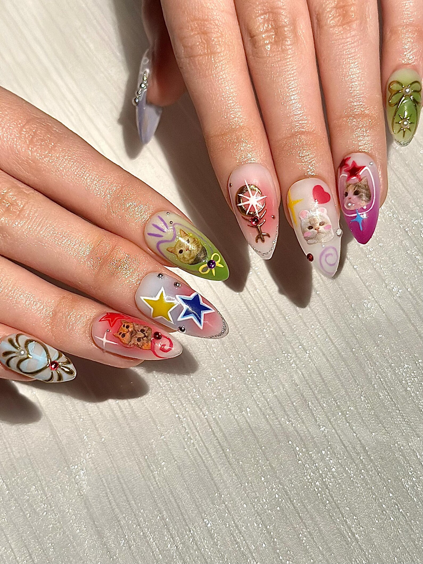 Kawaii キャット ネイルチップ｜Y2K かわいい Kitty ネイル｜Colorful ネイル｜Harajuku Pop ネイルアート｜ハンドメイド かわいい ネイルチップ｜JB313HC