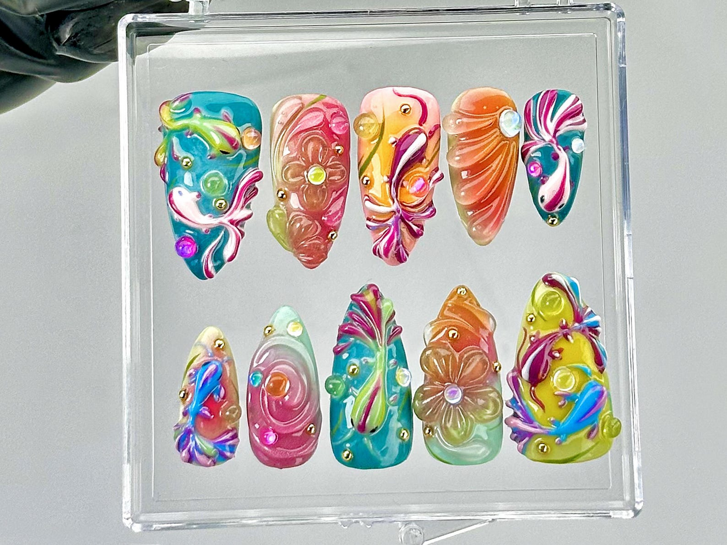 Colorful 3D ネイルチップ by Reaispace｜Swirl Rainリボン ネイルチップ｜Swirly Neon ネイルアート｜Multicolor 3D ネイルアート｜Psychedelic ネイル｜HB796YC