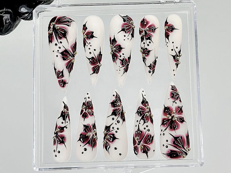 ブラック レッド フラワー ネイルチップ｜ゴシック フラワー Fantasy ネイルアート｜ハンドメイド Dark ネイル｜HB888YC