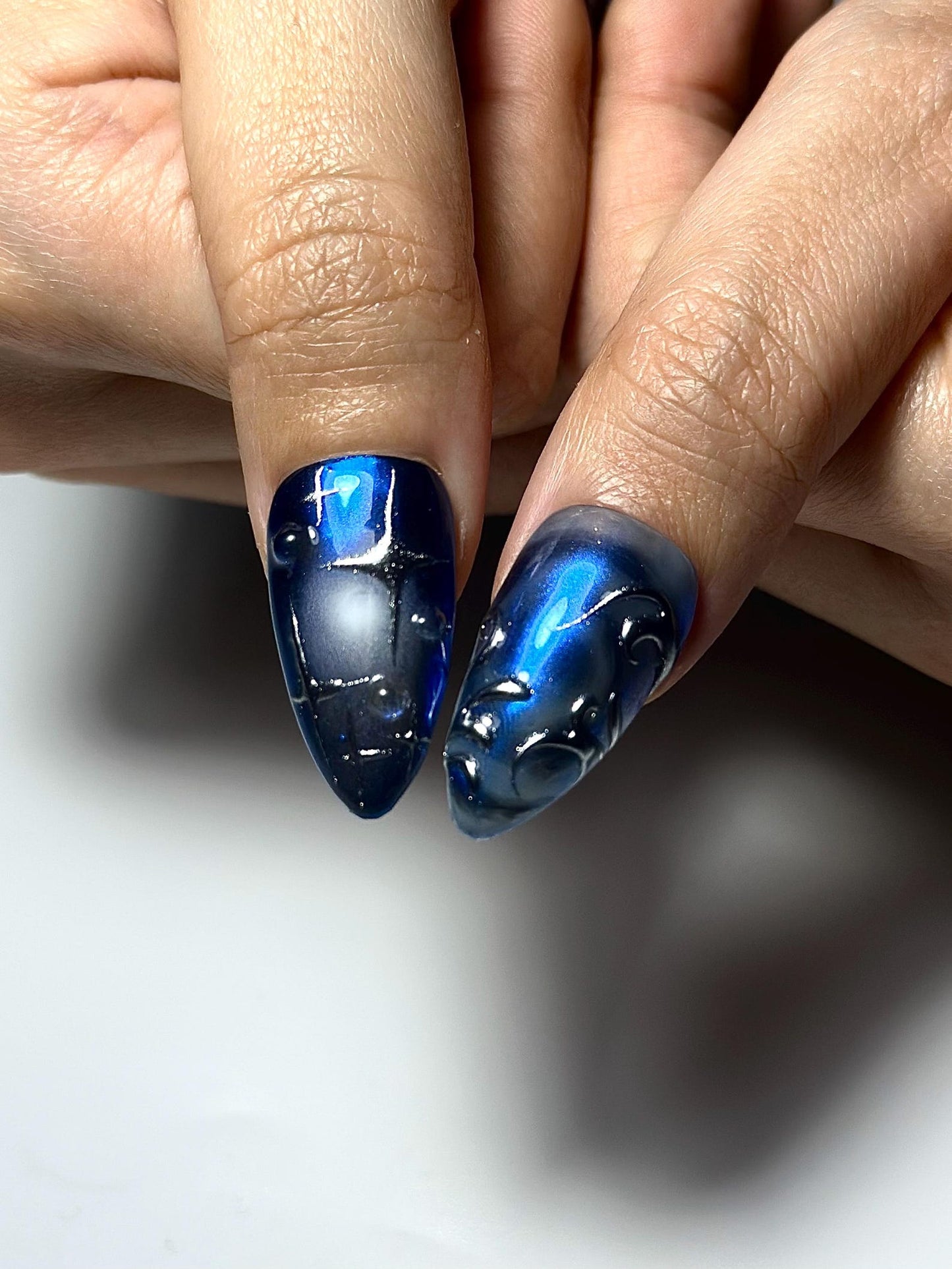 Galaxy ゴシック ネイルチップ｜Dark ブルー クローム キャットアイ ネイル｜Celestial スター Night ネイルアート｜ハンドメイド Cosmic Gel ネイル｜JB328IC