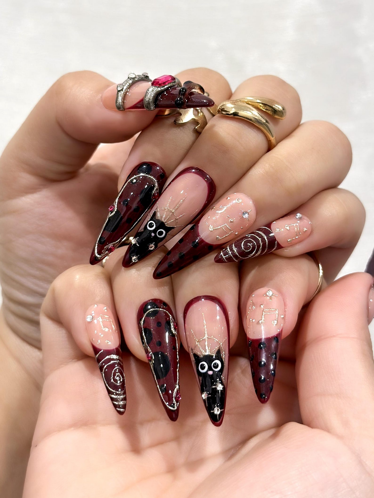 ゴシック Ruby Witch ネイルチップ｜レッド ブラック Sorcery ネイルアート｜3D Ring Accents & Mystic Symbols｜上品 Dark Glam Set｜HB1202EC