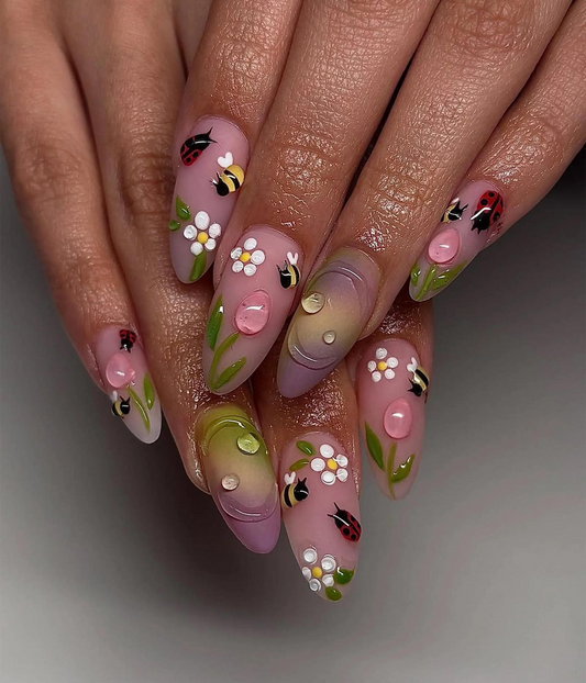 Bee & てんとう虫 Garden ネイルチップ｜春 フラワー Tulip ネイルアート｜パステル オンブレ フラワー Nail Design｜かわいい Garden Insect ネイル｜JC826HC