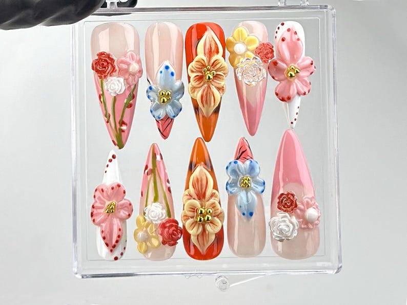 Luxurious 3D フラワー ネイルチップ｜Bespoke ピンク フラワー ネイルアート｜Artisan Crafted ネイルチップ｜Jewels and Beads Nail Polish｜HB633YK