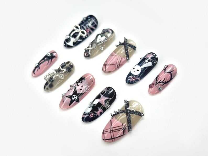ゴシック バニー & パンク ハート ネイルチップ｜Y2K Alternative ネイルアート｜ピンク チェック, スター And Skulls｜かわいい バニー ゴシック Vibes｜HB1046EP