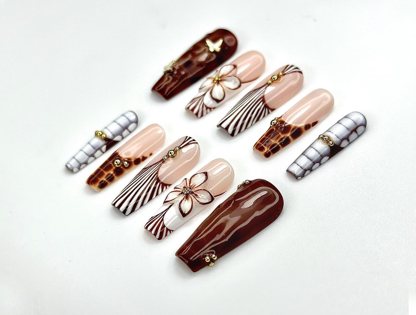 Caramel Elegance ネイルチップ｜ブラウン Marble 3D フラワー ネイル｜バタフライ Accent & Luxe Stripe Design｜秋 ロング Gel ネイル｜HB1003EC
