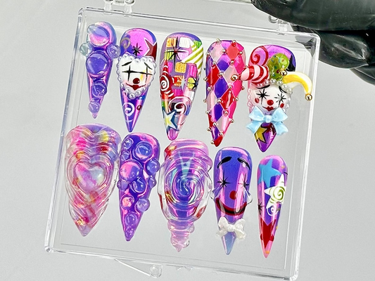 Carnival クラウン ネイルチップ by Reaispace｜3D Swirl & Mask ネイルチップ｜Harlequin 3D ネイルアート｜華やか クラウンcore ネイルチップ｜HB797YC