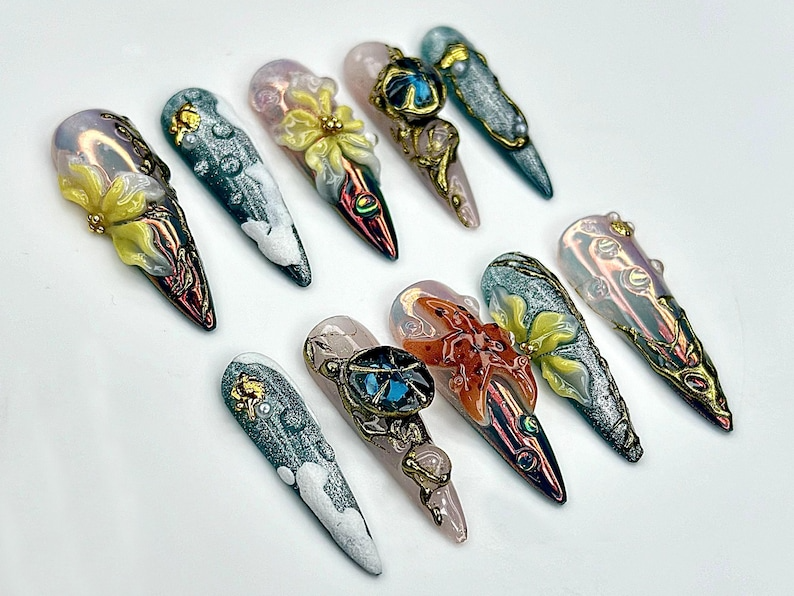 Mystical フォレスト Bloom ネイルチップ｜3D バタフライ Vine ネイルアート｜Fantasy ナチュラル Sculpted ネイル｜メタリック Galaxy Tips｜JB955EK