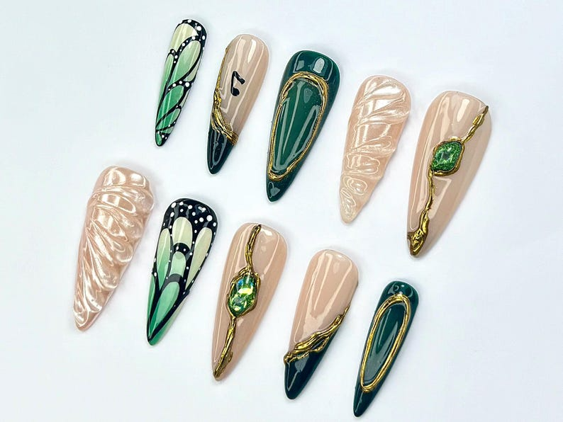 Emerald バタフライ ネイルチップ｜ナチュラル 風 ネイルチップ｜Luxurious グリーン ネイルアート｜Shimmer グリーン ネイルセット｜上品 ネイル｜JB758YC