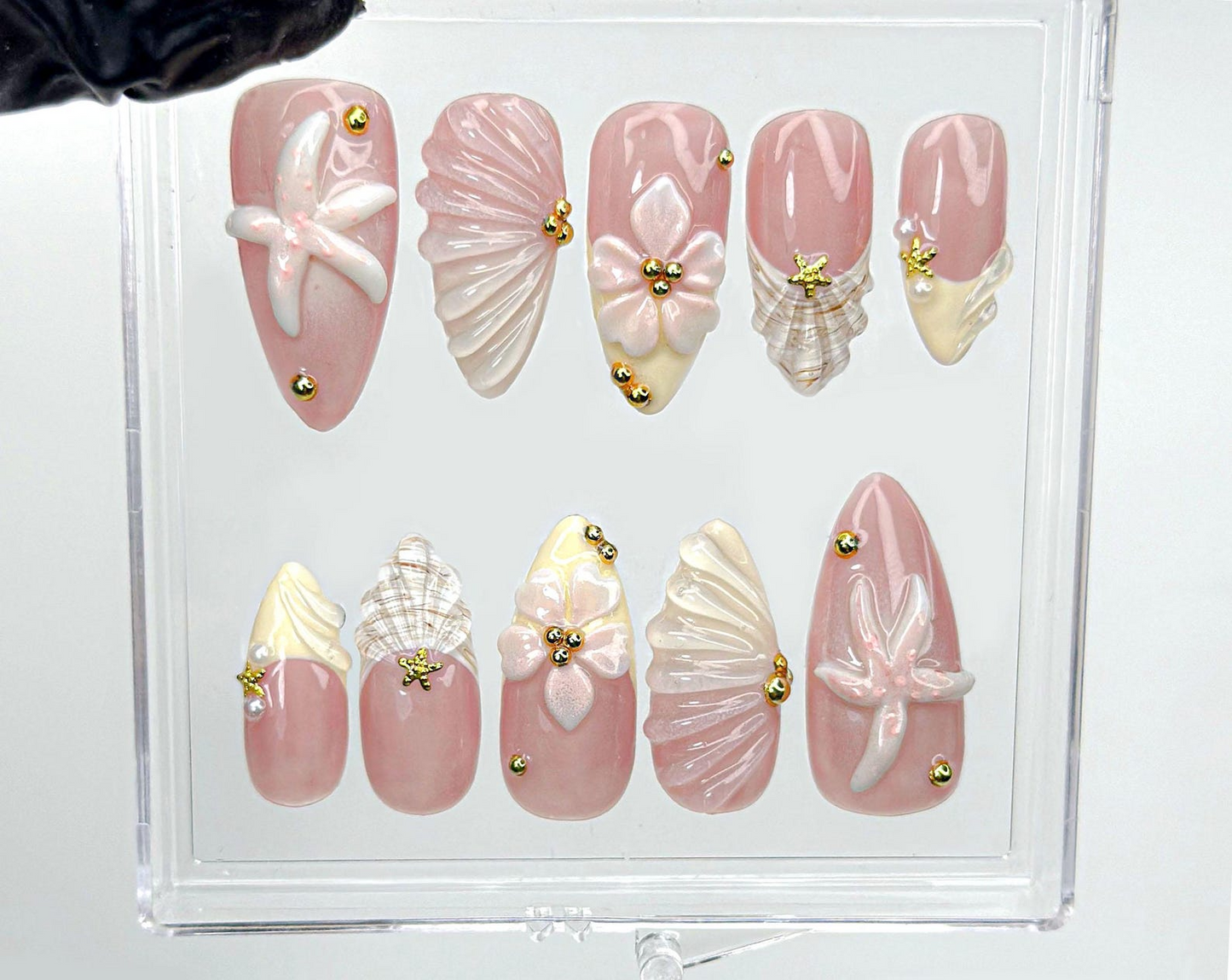 やさしい印象の ヌーディー Seashell 3D ネイルチップ｜スターfish, Shell & フラワー ネイルアート｜ハンドメイド パステル ヌーディー Beach ネイル｜HC987EK