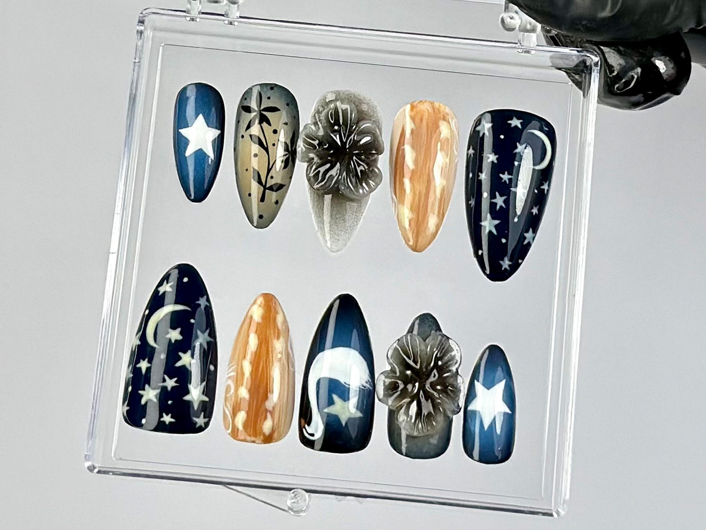 上品 夜空 ネイルチップ｜ミッドナイトスカイ Themed ネイルチップ｜Dark Aesthetic Celestial ネイルアート｜スターry Night ネイルチップ｜HB788YK