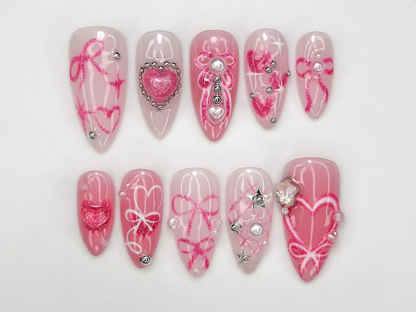 ネイルチップ with ピンク Ribbon & ハート Charm Design, ハンドメイド ロング Glossy ネイルチップ for ロマンティック Coquette Look or Aesthetic Statement ネイル