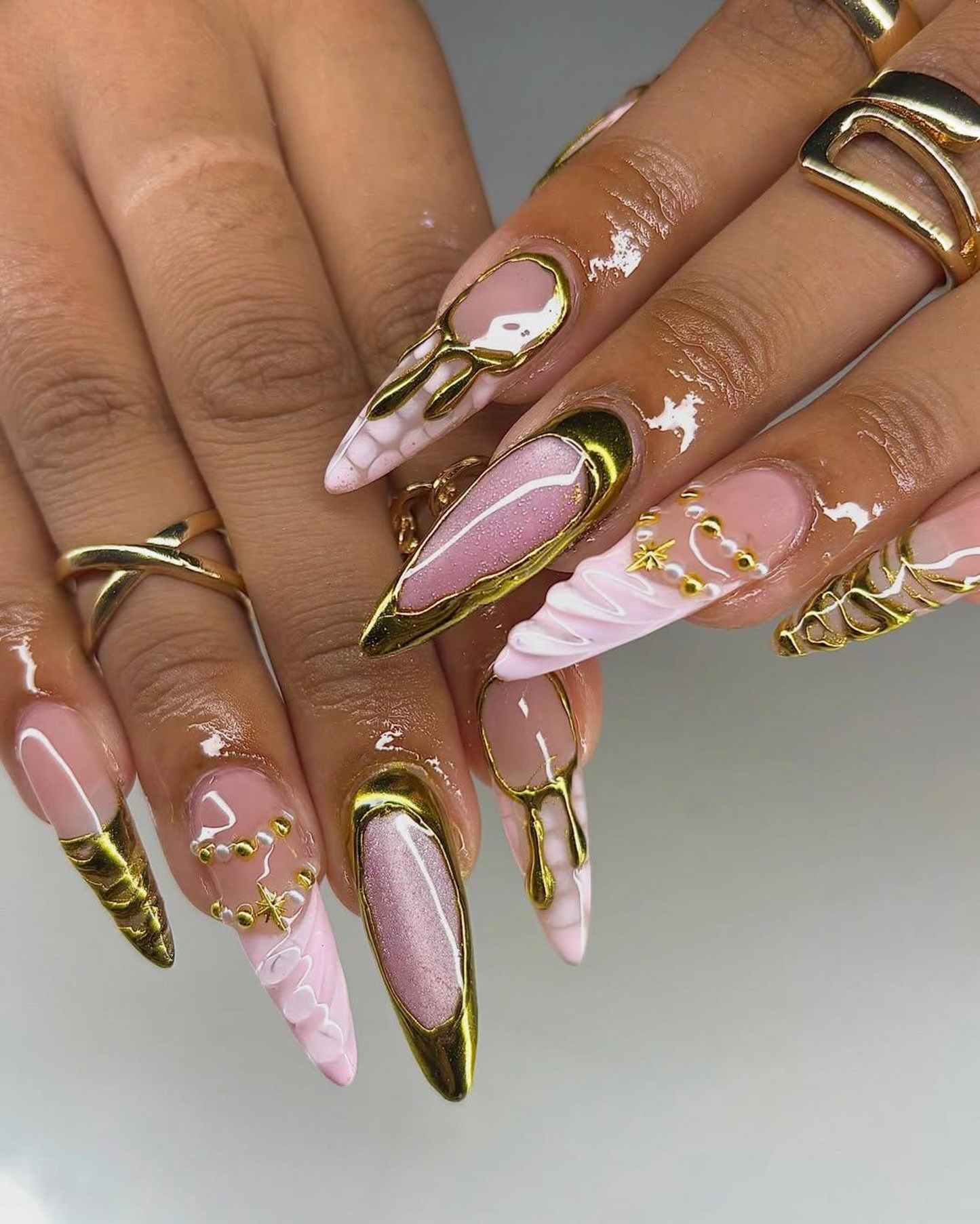 ヌーディー ピンク ゴールド ネイルチップ｜上品 Molten Metal ネイルアート｜上品 ロング スティレット ネイルチップ｜Baroque Couture Nail Design｜HC1246HC