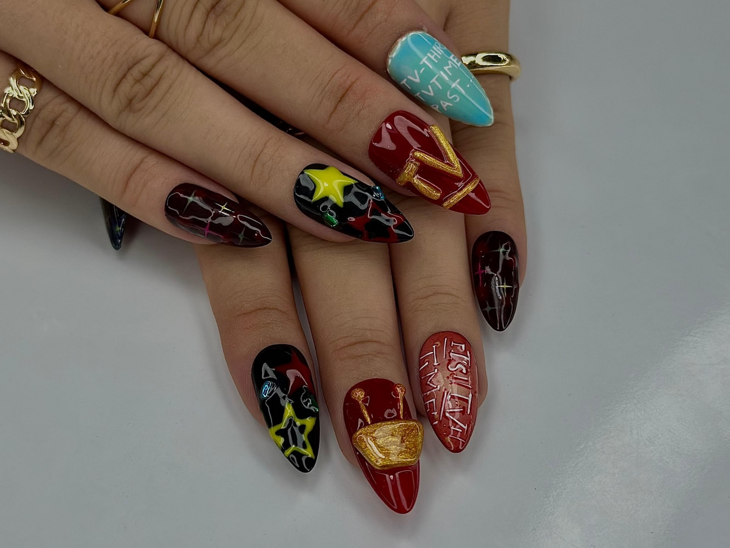 Tenna Deltarune ネイルチップ｜TV Show Nail Design｜Abstract Comic ネイルアート｜Funky Character ネイルチップ｜3D Statement ネイルセット｜JB975HC