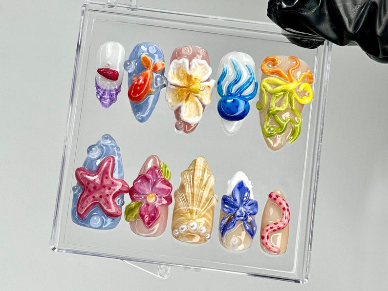 トロピカルビーチ 3D ネイルチップ by Reaispace｜シー Life ネイルアート｜ハンドメイド スターfish & Seashell ネイルチップ｜Beach Aesthetic ネイル｜HB791YK