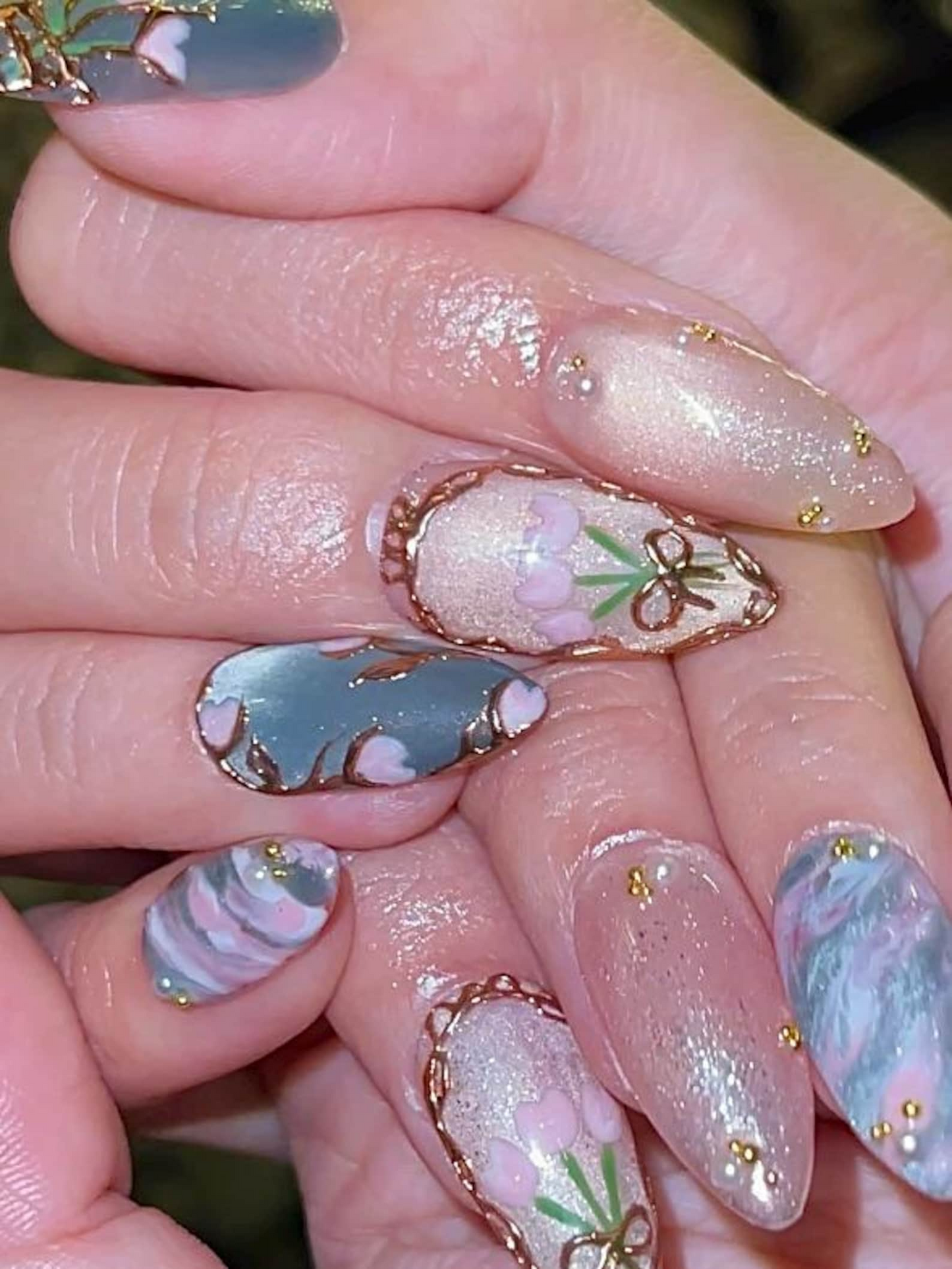 カスタム フラワー Coquette ネイル, やさしい印象の Jade and パール Shimmer ネイルチップ, 手描き Tulip Design, ロマンティック Aesthetic Reusable ネイル, HB1285HK