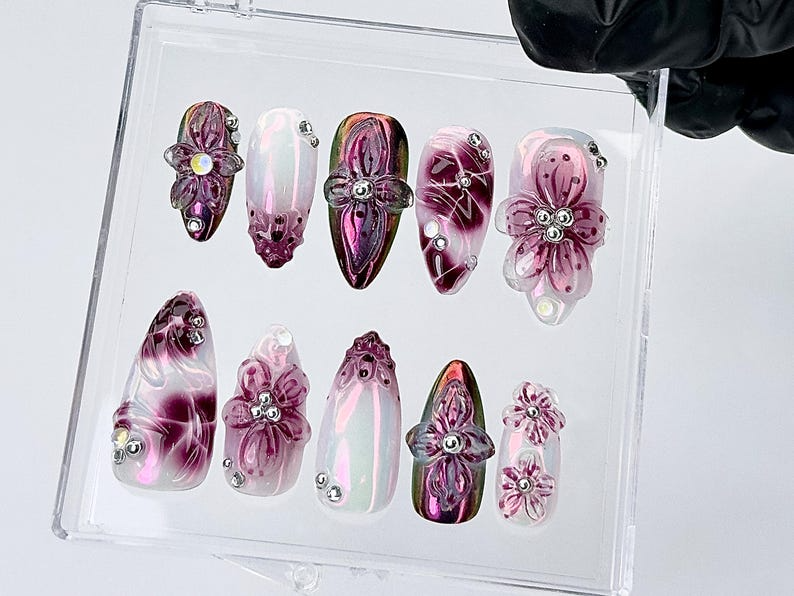 Burgundy 3D フラワー ネイルチップ｜Glossy ピンク グラデーション ネイルチップ｜Holographic フラワー ネイルアート｜上品 ネイル｜Ready to Ship｜HC828YK